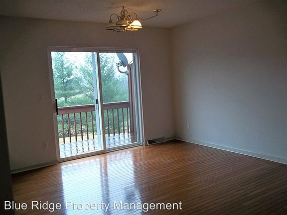 5th image of 203 Hallbrook Dr