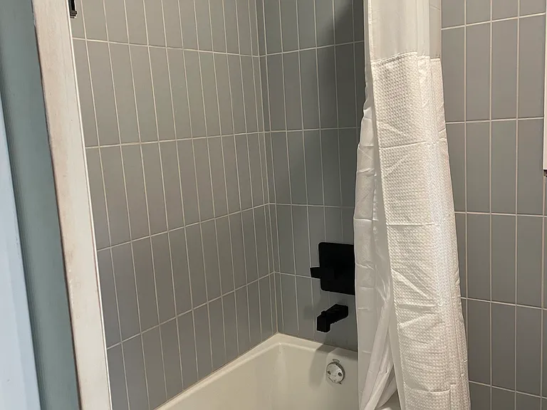 823 SE 4th Ave — Photo 8