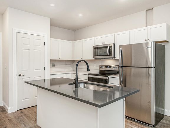 4th image of 2577 N Downer Ave #201