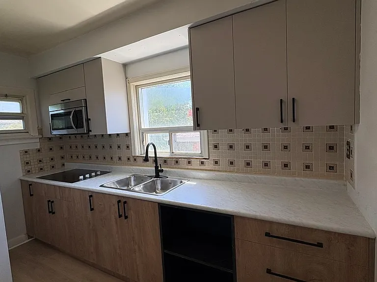 91 Pitt Ave — Photo 2