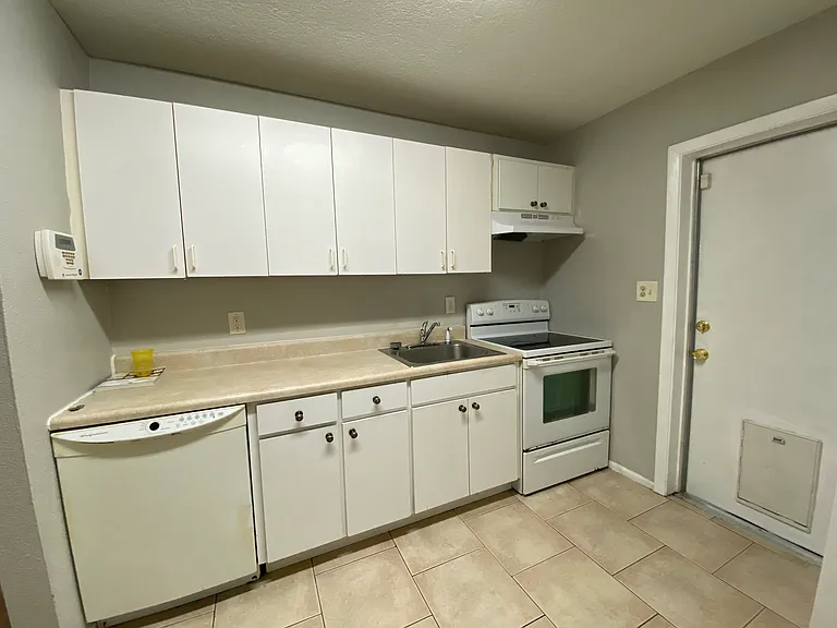 10117 N Aster Ave — Photo 13