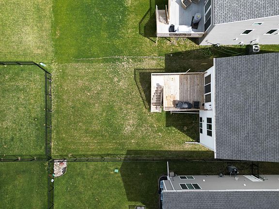 5th image of 6058 Martin Ln W