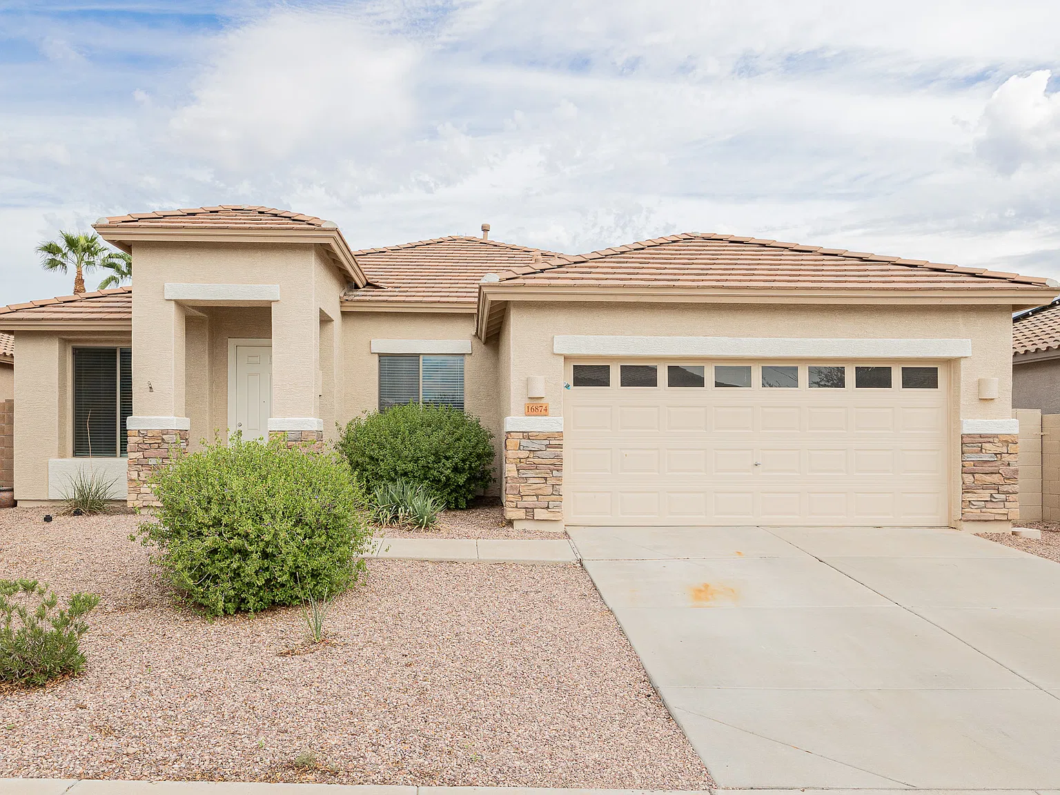 16874 W Tonbridge St, Surprise Az — Photo 2