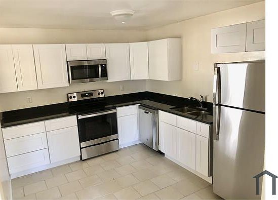 4th image of 37441 Holiday Ct