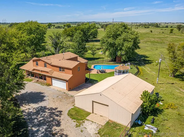 23611 E 300th Rd, Chelsea, OK 74016