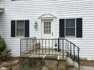 1531 Larger Cross Rd, Far Hills, NJ 07931