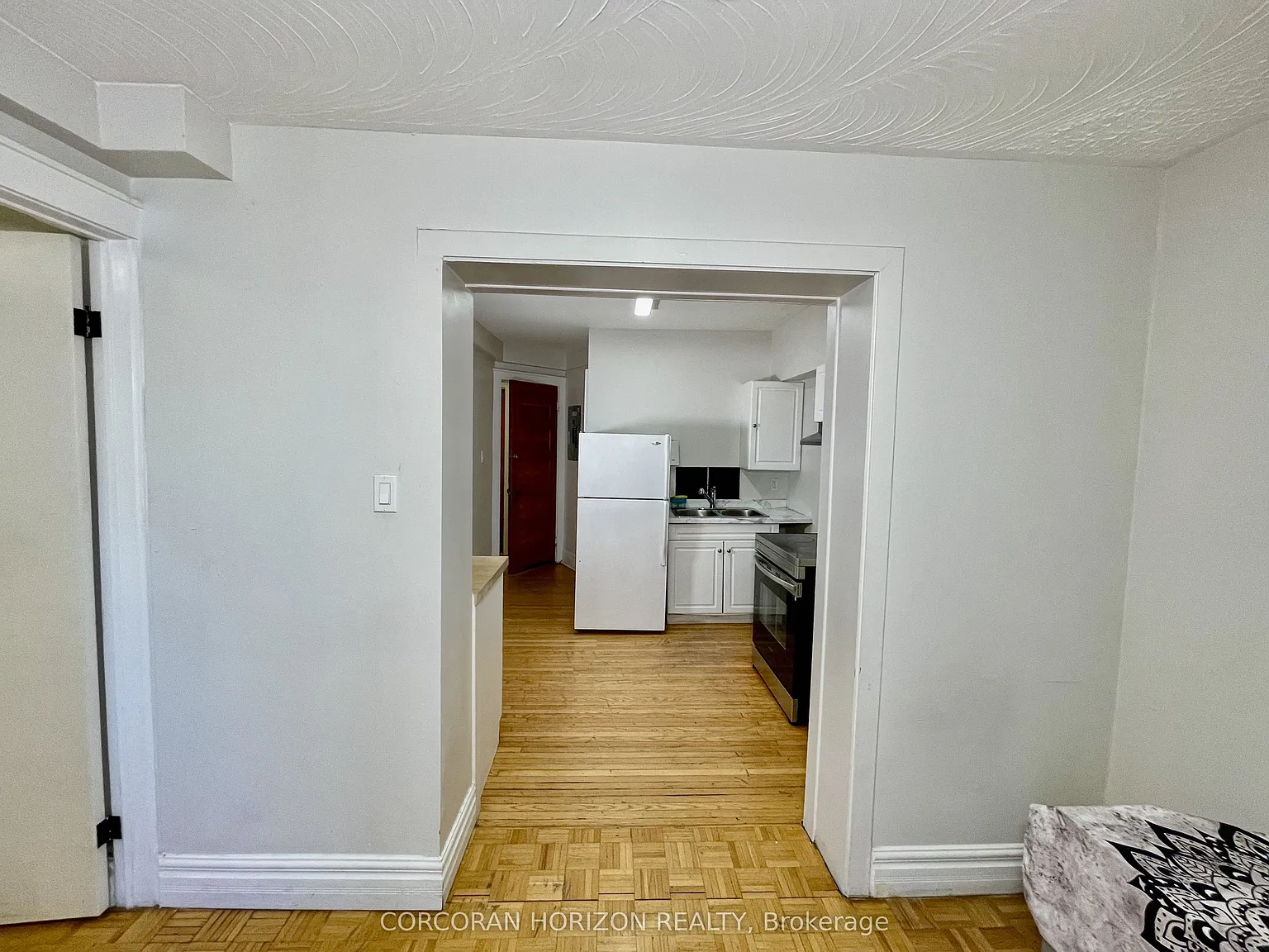 4 bed, $2,700 — Photo 4