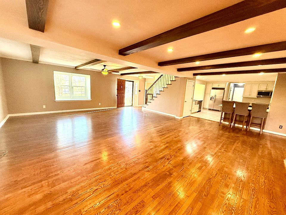 1st image of 10800 Farragut Hills Blvd