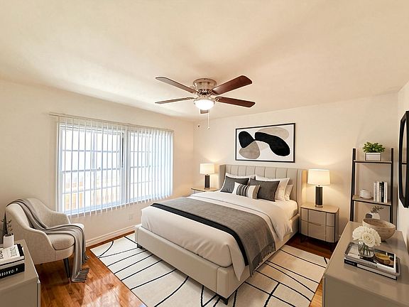 2nd image of 1415 N Hudson Ave APT 5