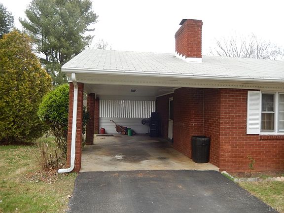 3rd image of 720 Sherman Dr