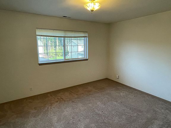 3rd image of 698 NW Paragon Pl #1