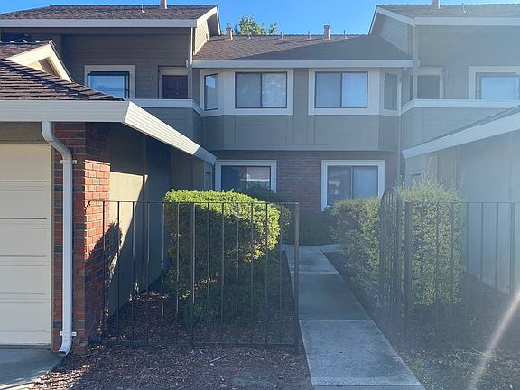 3rd image of 7683 Arbor Creek Cir