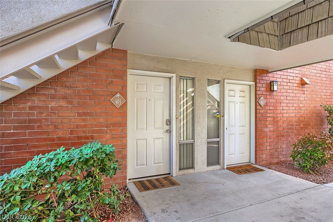 769 Oakmont Ave Unit 403 — Las Vegas Country Club