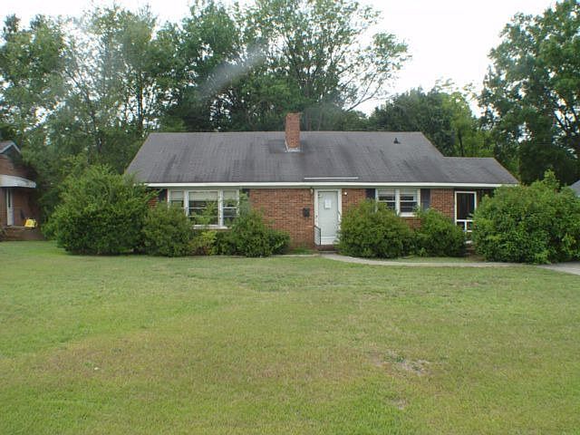 2nd image of 616 Normandy Rd