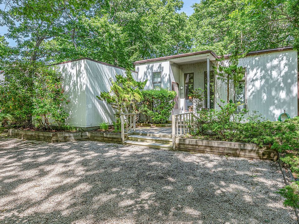 1st image of 28 Kennedy Dr