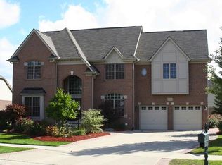 41608 Clemens Cir, Novi, MI