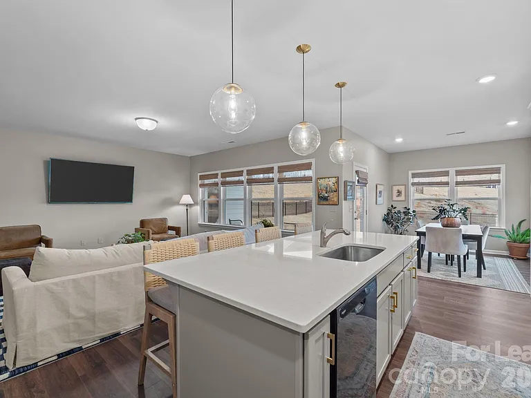 157 Montgomery Pl — Photo 8