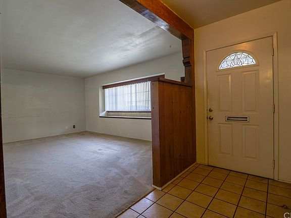 4th image of 254 E Cypress St