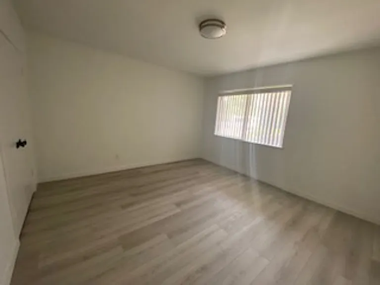 503 Fairview Ave — Photo 10