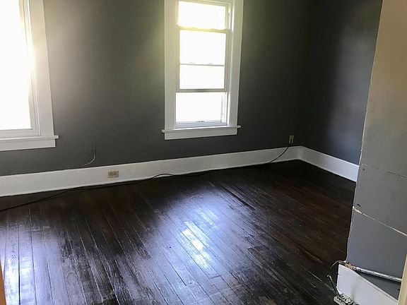 5th image of 1119 E River St