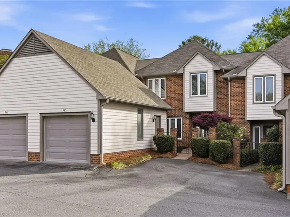 565 Sherwood Hills Dr, Winston Salem, NC 27104