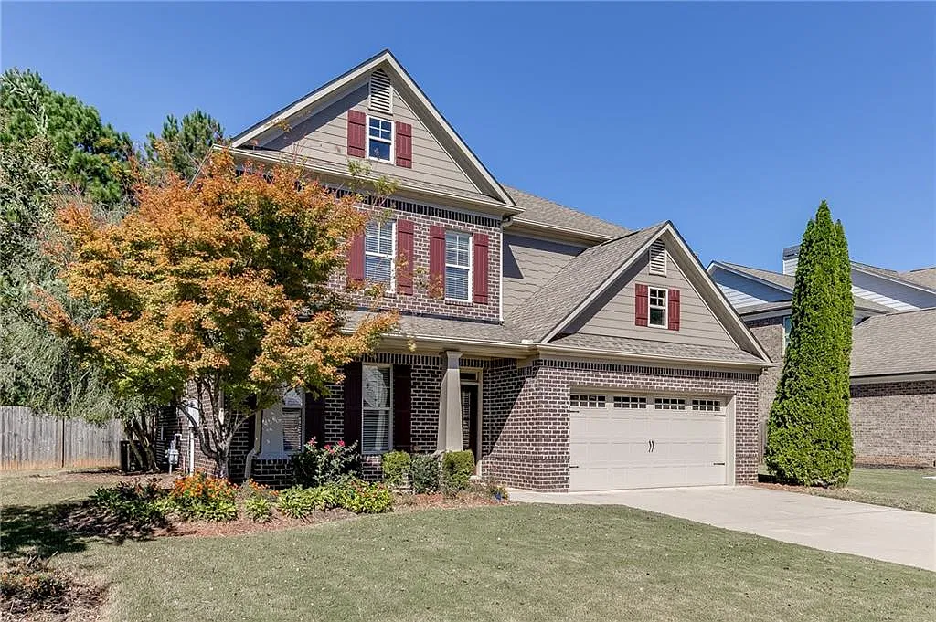 4 bed, 2.5 bath, 2841 sqft, $3,000 — Photo 2