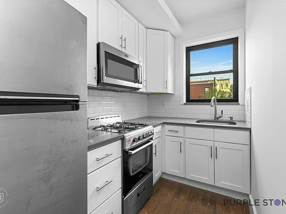 3rd image of 144 Woodbine St #3