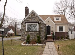 1632 Fairfield St, Teaneck, NJ 07666