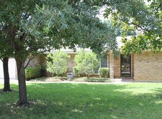 1003 Field Crest Ct, Arlington, TX 76012