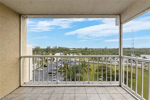3rd image of 2885 Palm Beach Blvd APT 607C