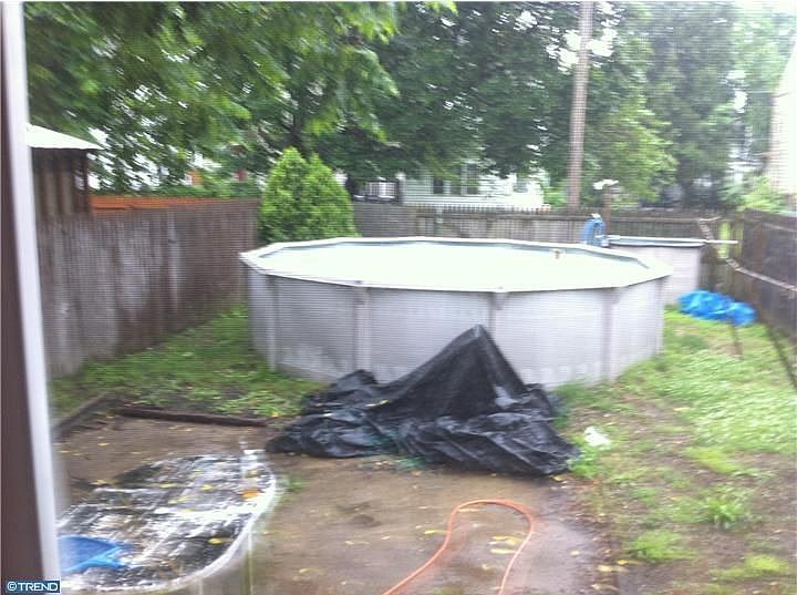 2nd image of 233 Lafayette Ave