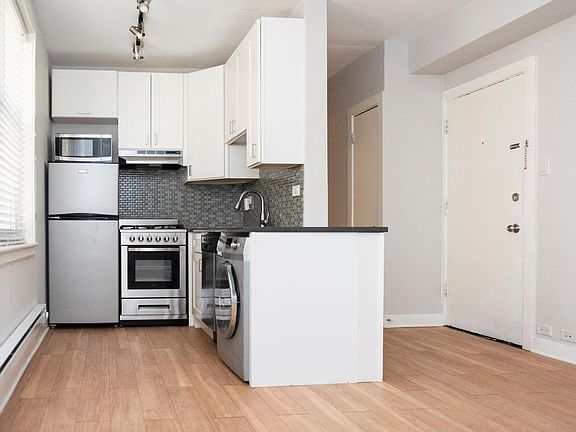 5th image of 511 W Belmont Ave #X33