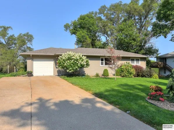 4526 N 86th St, Omaha, NE 68134