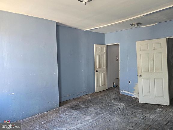5th image of 1230 W Sergeant St