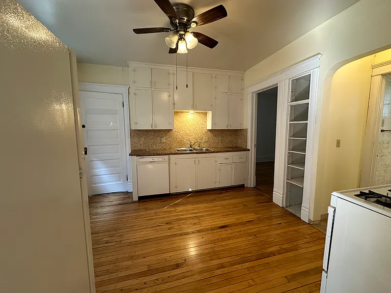 2707 Delaware St SE — Photo 7