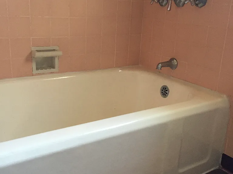 Bathtub in upstairs bathroom
