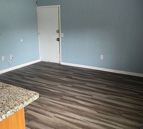 3rd image of 1413 Catherine St #8