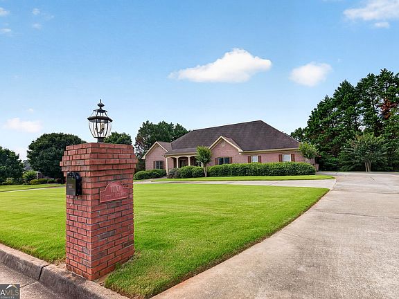 2nd image of 1110 Virginia Lee Ln
