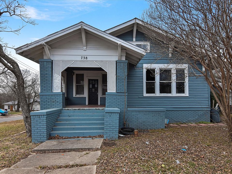 1st image of 738 1st St SW