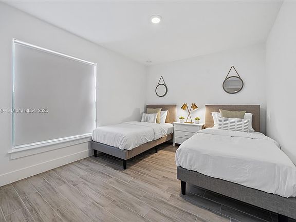 2nd image of 515 Lilac Ct