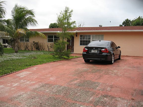 2nd image of 4190 Colle Dr