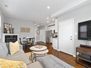 2343 N Leavitt St, Chicago, IL 60647