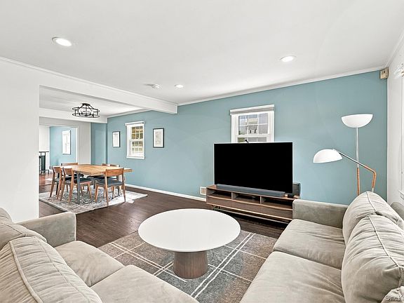 5th image of 22 Mitchell Place