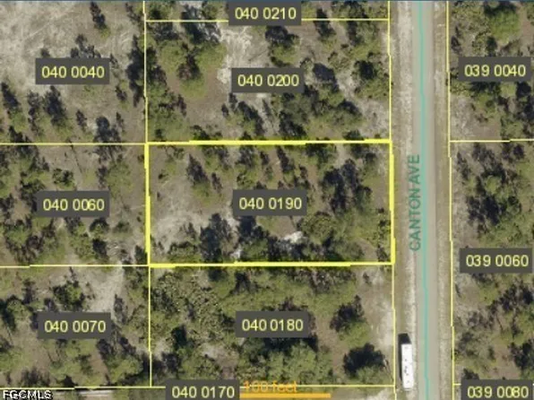 1113 Canton Ave, Lehigh Acres, FL 33972