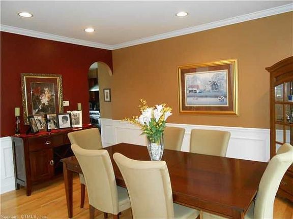 4th image of 34 Cocconi Dr