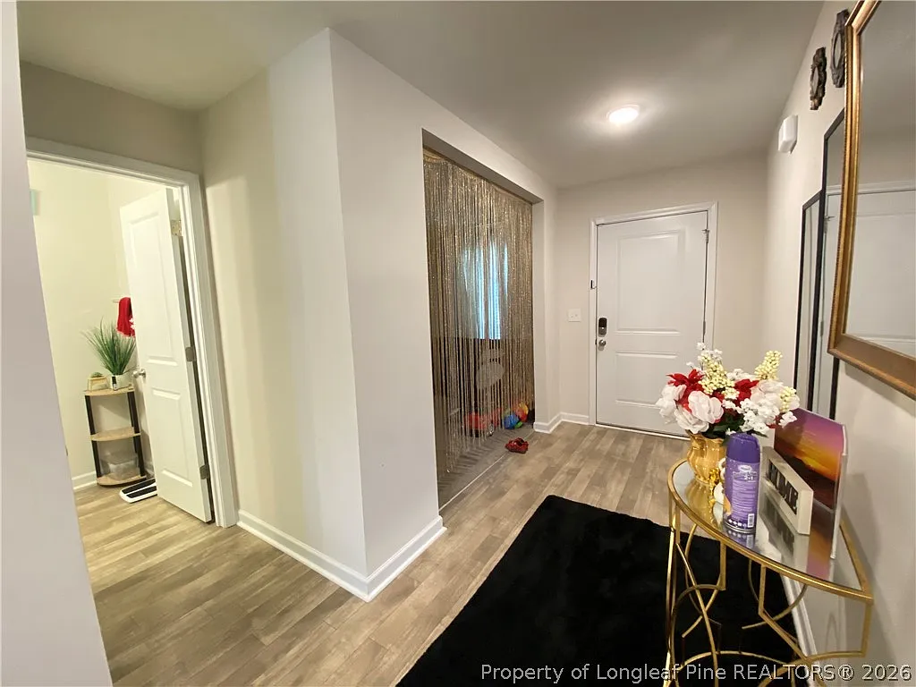 5 bed, 2.5 bath, 2548 sqft, $2,250 — Photo 4