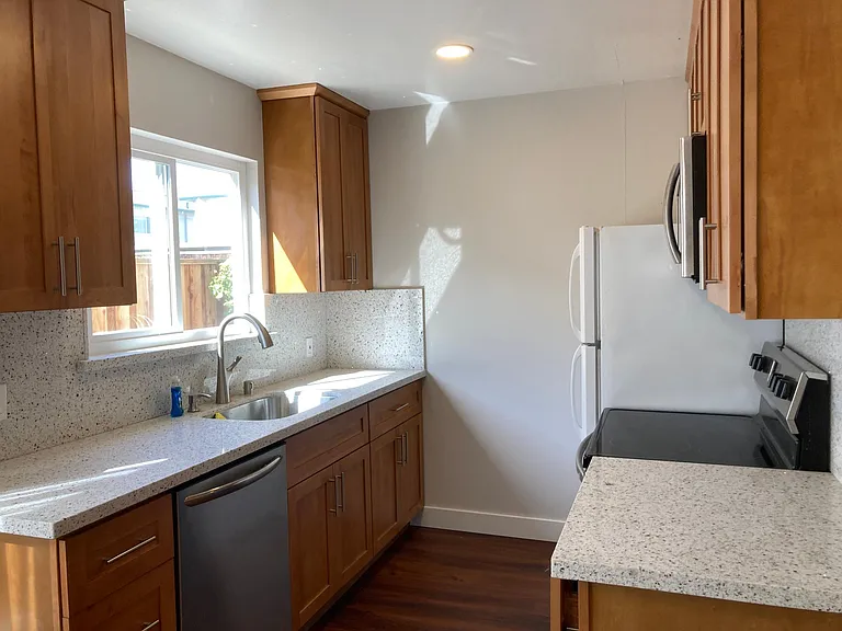 1691 Ontario Dr #3 — Photo 13