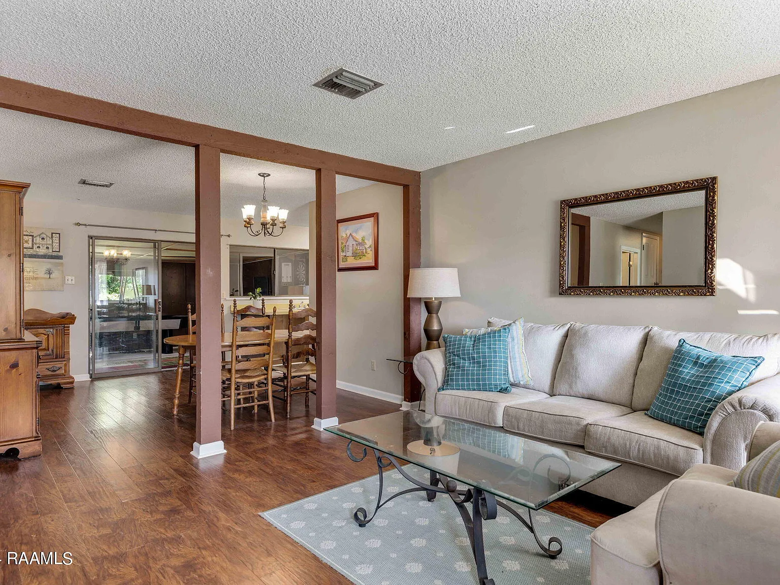 3 bed, 1703 sqft, $1,800 — Photo 2