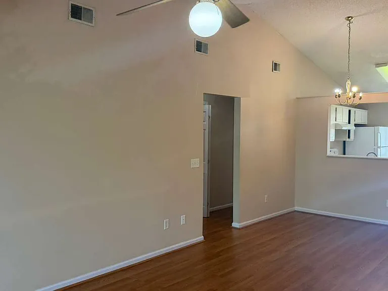 910 Brett Dr #32-1 — Photo 2