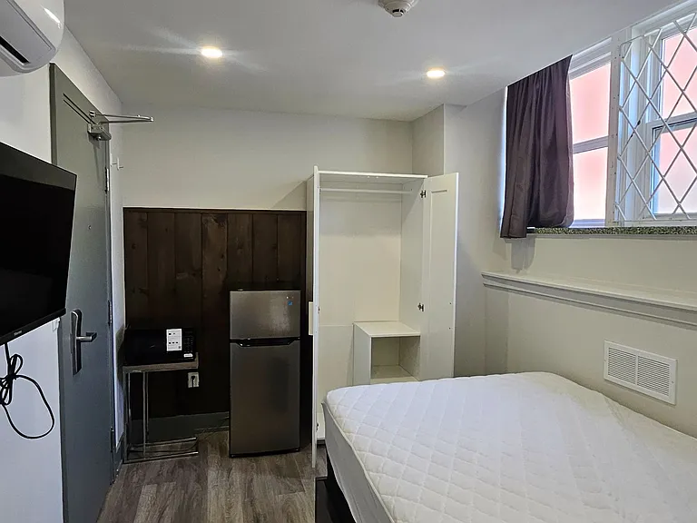 61 Parent Ave #S06 — Photo 7